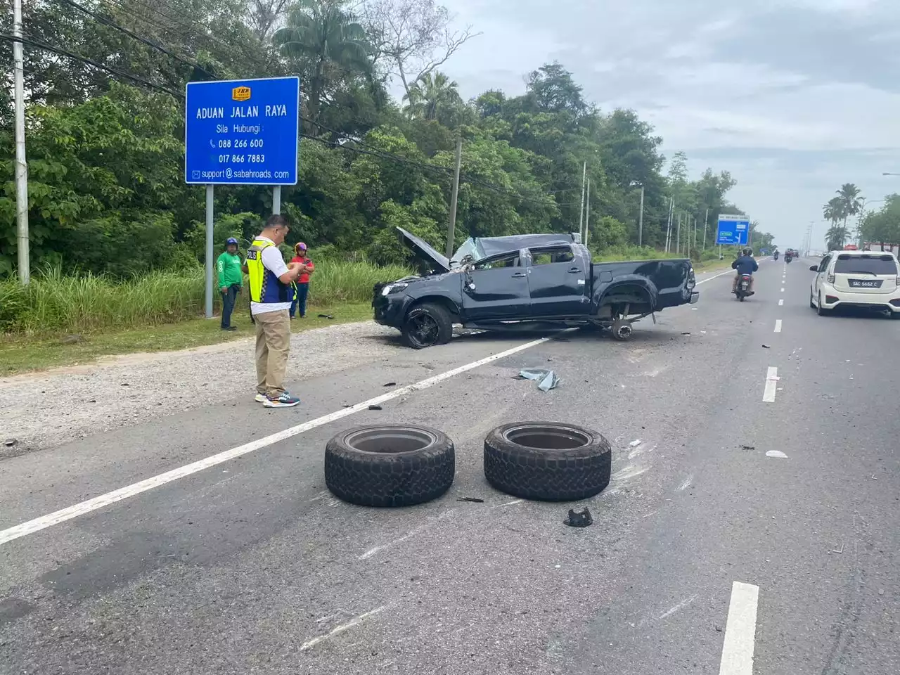 Man and wife hurt in Kota Kinabalu crash