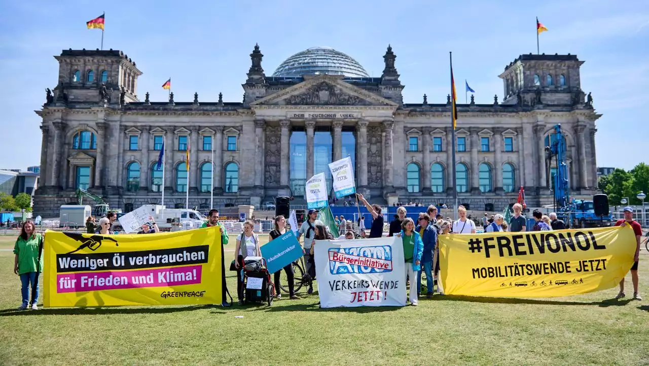 (S+) Bürgeranliegen im Parlament: Demokratie am Fließband