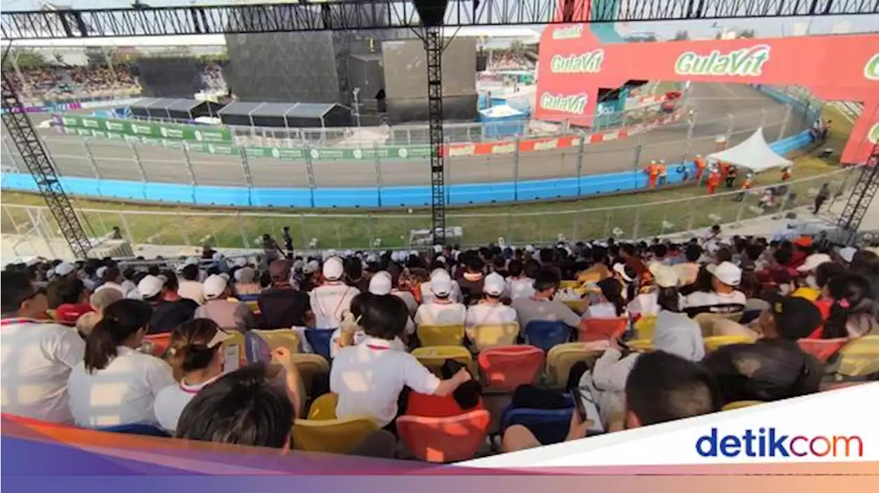 Formula E Jakarta Hari Pertama Ramai Disesaki Penonton