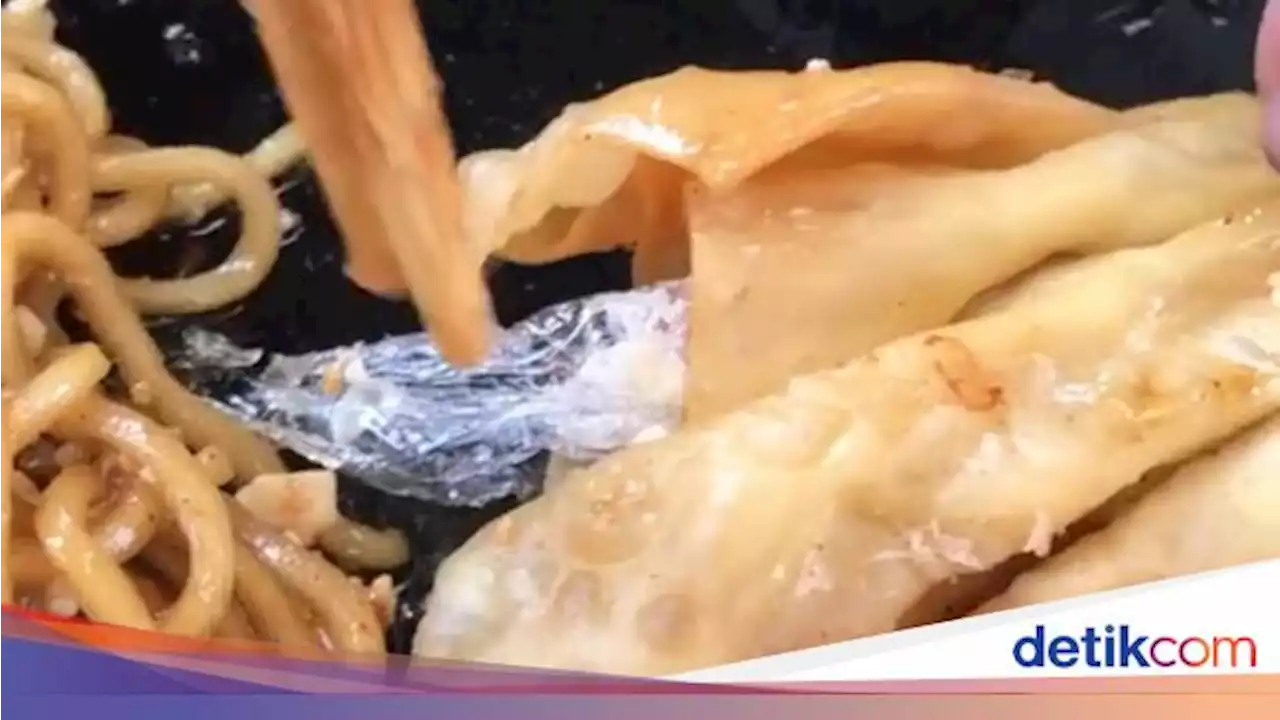 Pengalaman Buruk Pelanggan Mie Gacoan yang Temukan Plastik Dalam Pangsit