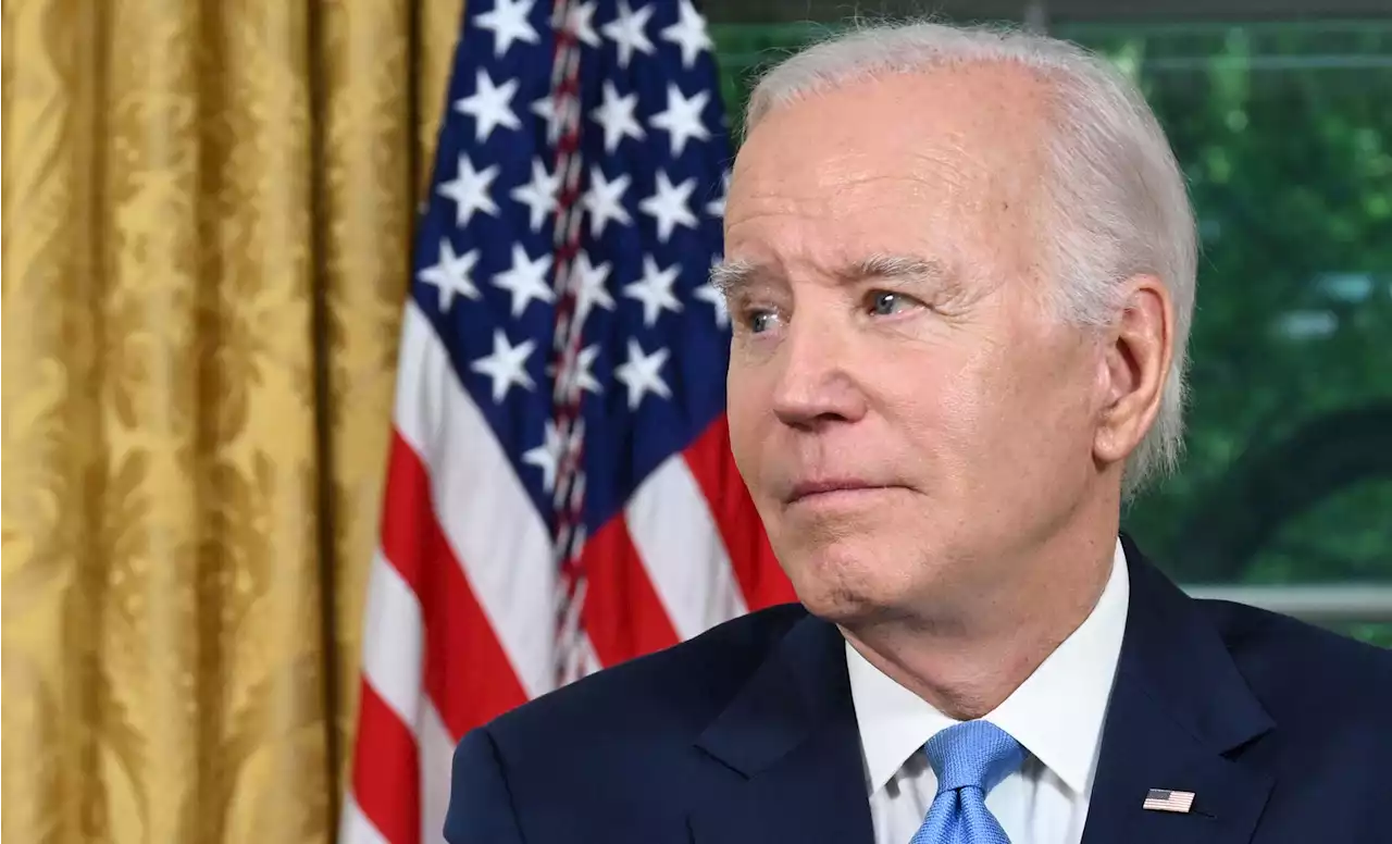 Biden firma el acuerdo para elevar el techo de deuda hasta 2025