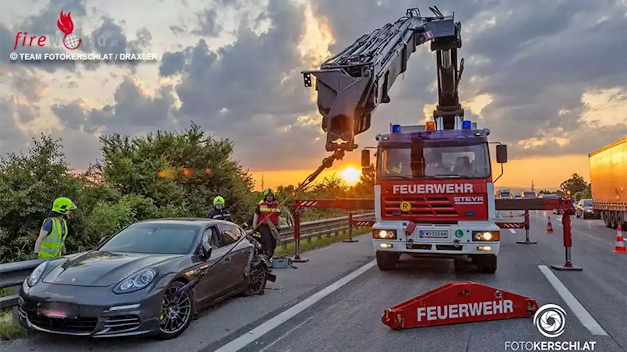 Nö: Lkw mit Reifenplatzer kollidiert auf der A 1 mit Pannen-Porsche