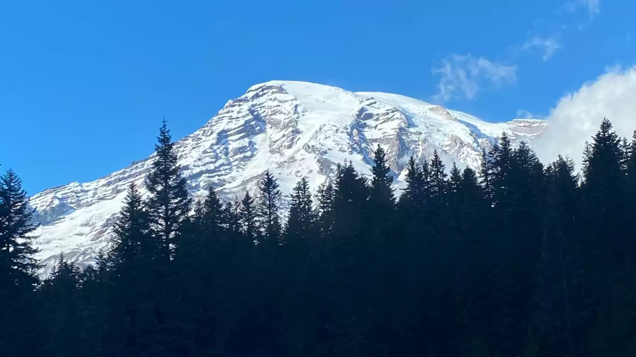 Crews recover body of climber on Mount Rainier