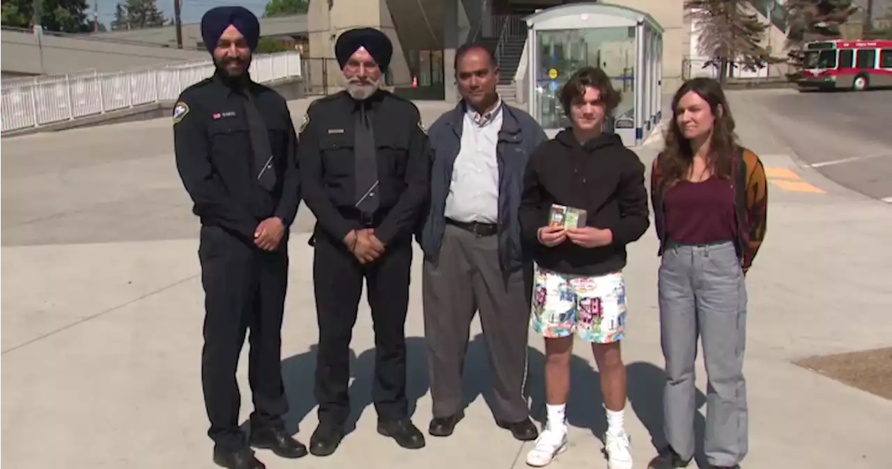 Chain of good deeds reunites Calgary teen with his wallet - Calgary | Globalnews.ca