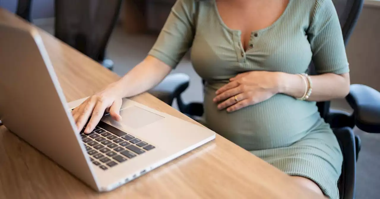 Dwindling NHS Staff Has Pregnant Women Turning To Midwife 'Live Chats' For Support