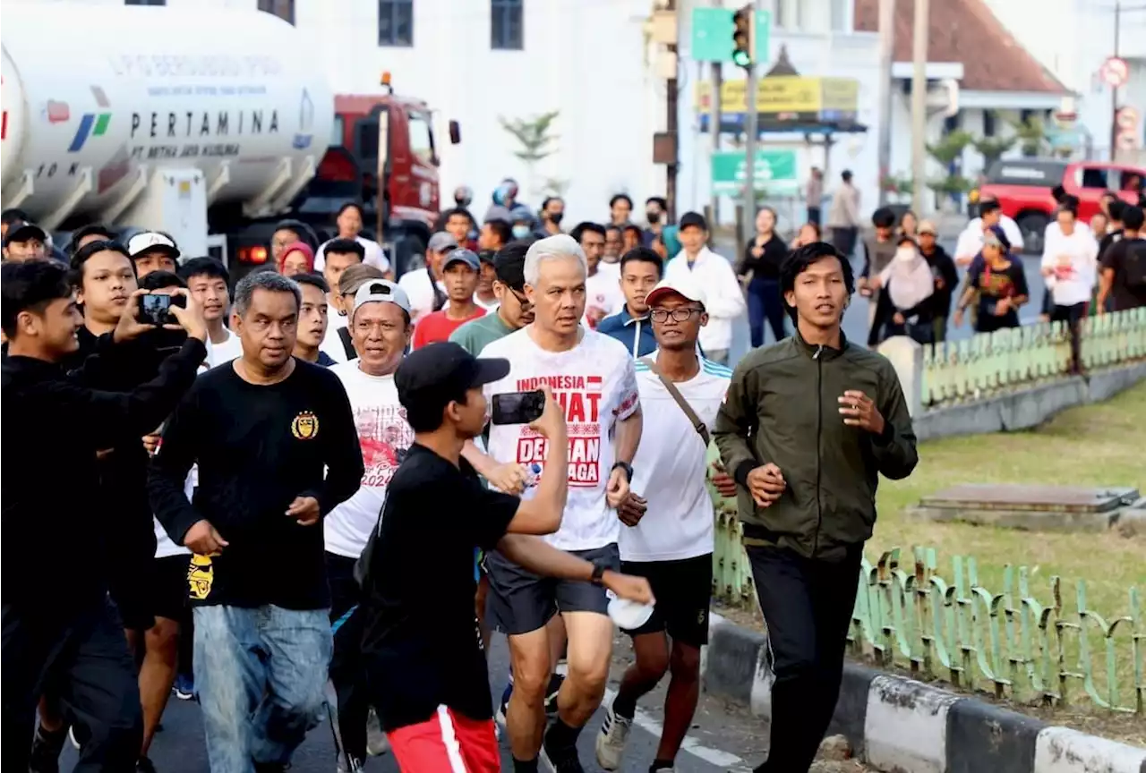 Joging Pagi di Kota Udang, Pak Ganjar Sarapan Nasi Jamblang