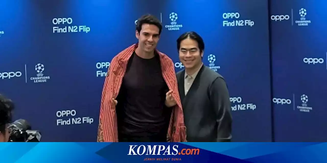 Kaka Sapa Penggemar di Indonesia, Kain Etnik untuk Sang Legenda