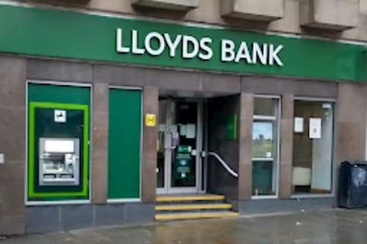 Lloyds Bank to close in Leeds as banking group announces closures