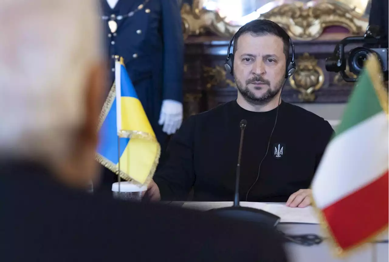 Ucraina, Zelensky: 'Dnipro sotto attacco, russi terroristi'