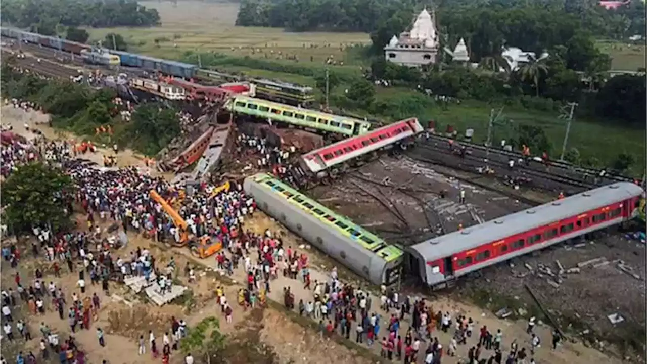 بھارت میں ہولناک ٹرین حادثے کے بعد آج ایک روزہ سوگ کا اعلان