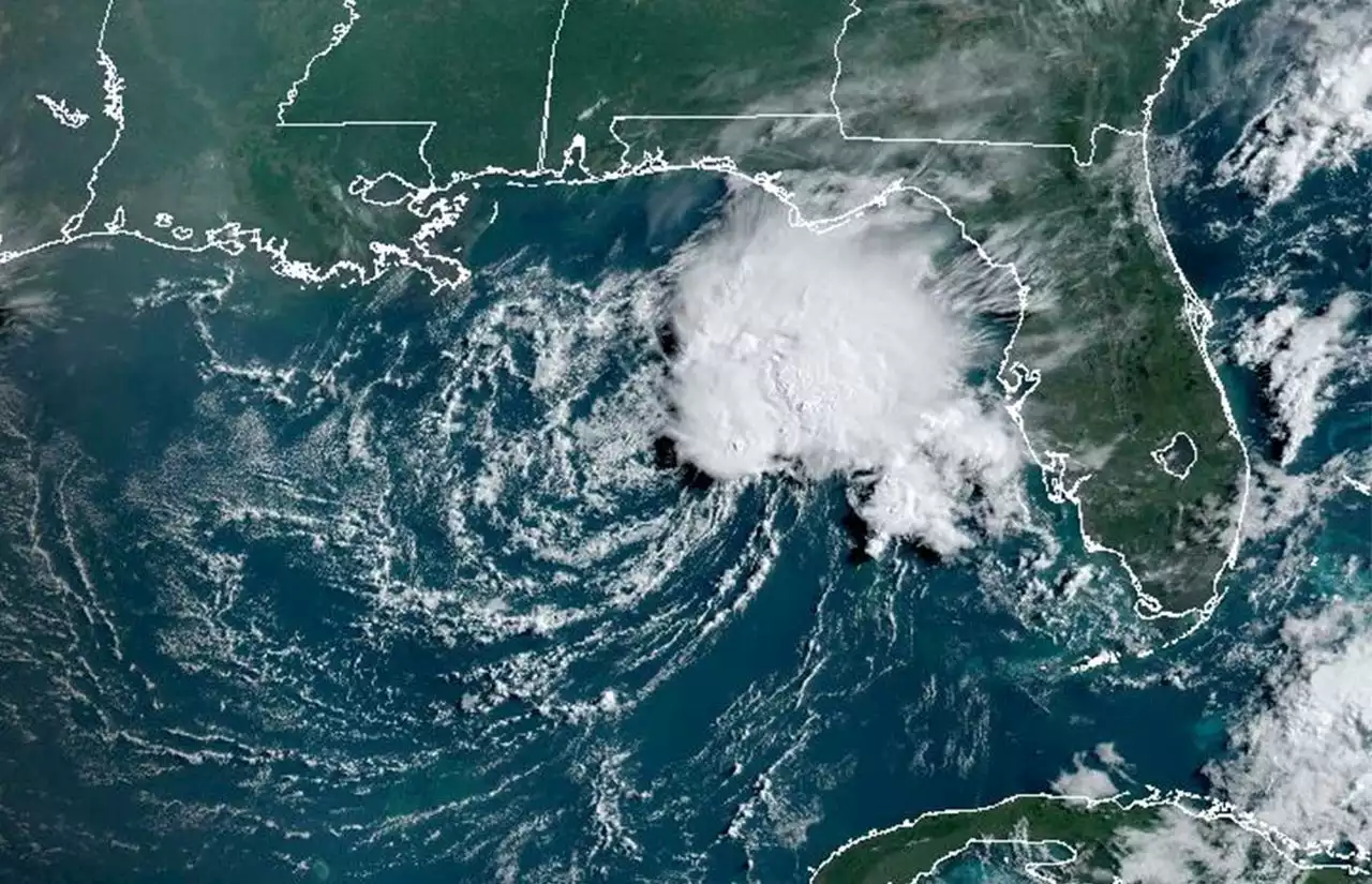 Tropical Storm Arlene, 1st named storm of hurricane season, passes Florida