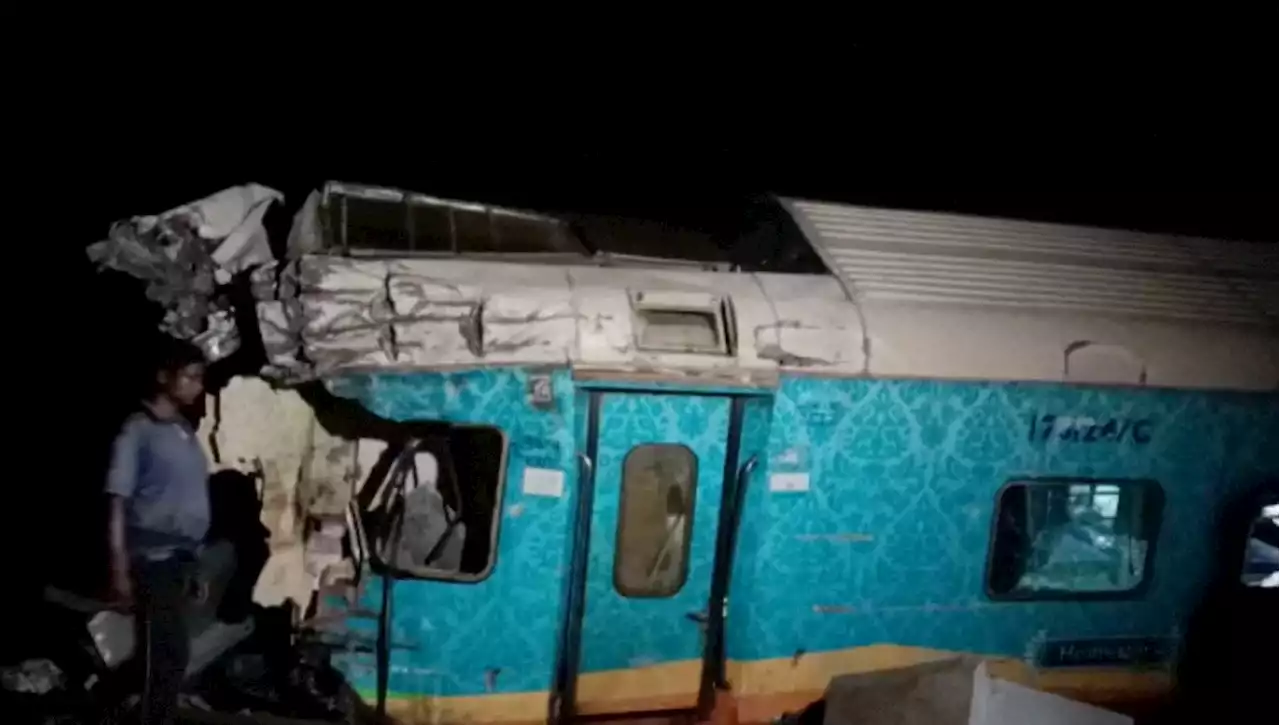 India, almeno 120 morti e 850 feriti in uno scontro tra treni