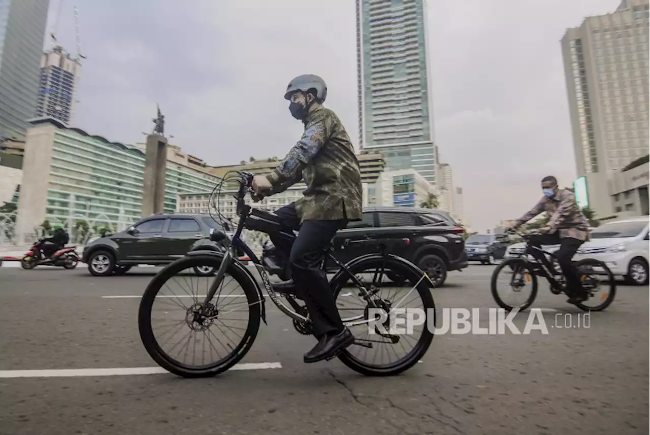 Anies Baswedan Datang ke Acara Formula E Bersama Keluarganya |Republika Online