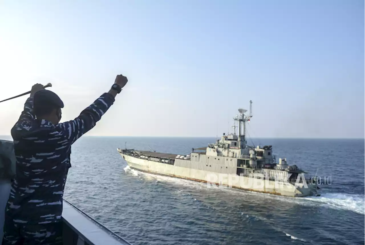 KRI Teluk Hading Terbakar, tak Ada Korban Jiwa |Republika Online