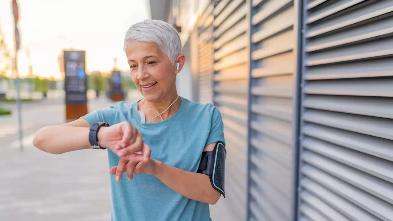 Los relojes inteligentes que son de gran ayuda para las personas mayores