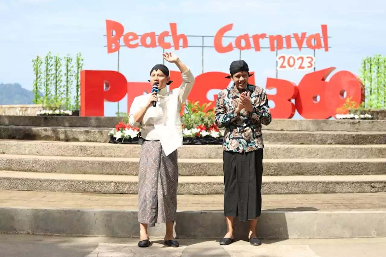 Meriah, Tradisi Labuh Laut Larung Sembonyo di Prigi Beach Carnival 2023