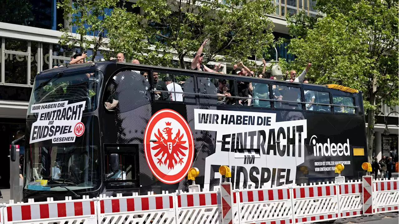 DFB-Pokalfinale im Olympiastadion: 3000 Eintracht-Fans ziehen durch Berlin – Tauentzienstraße gesperrt