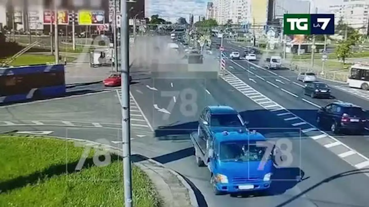 Spaventoso incidente stradale a San Pietroburgo