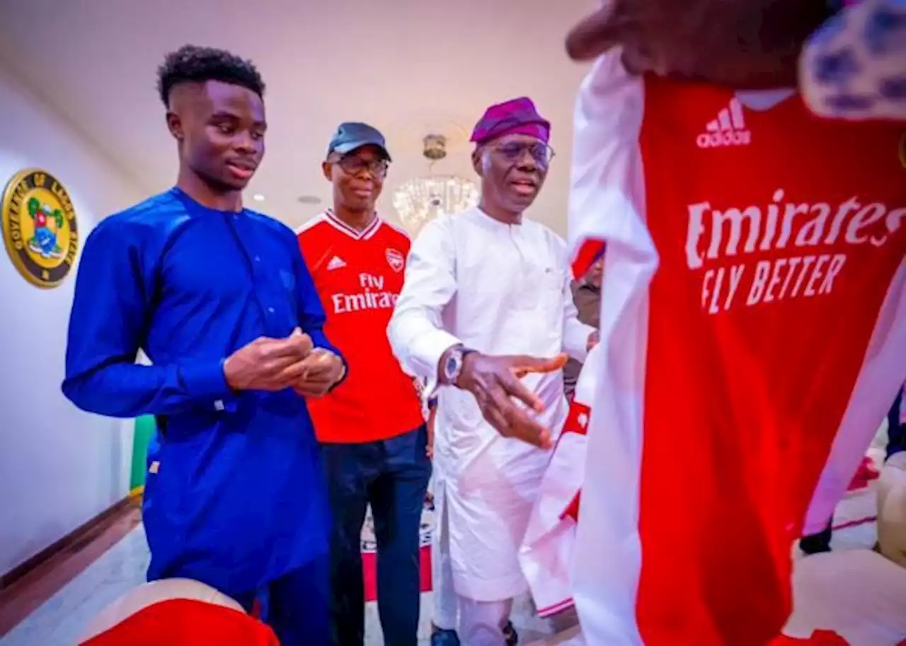 PHOTOS: Sanwo-Olu hosts Arsenal star Saka, receives signed jersey | TheCable