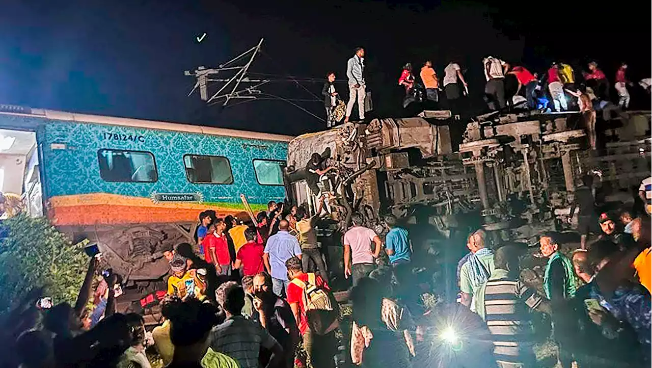 At least 120 people killed and 850 others injured after two trains collide in eastern India