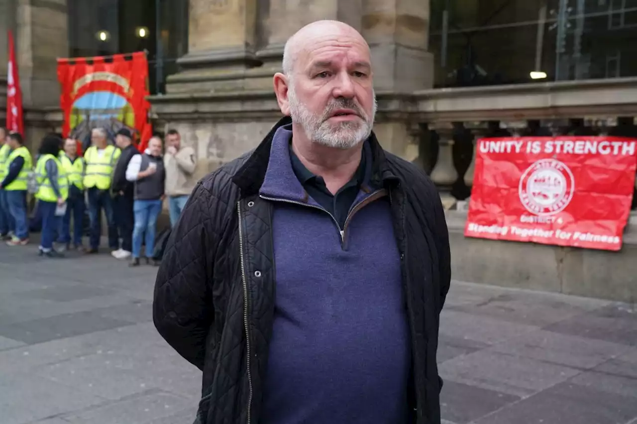 Rail strikes could drag on for five years says train drivers' union chief