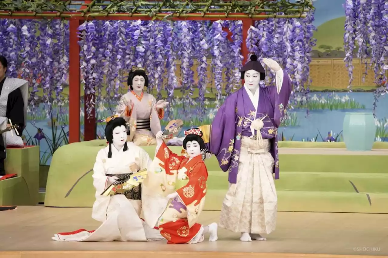 Young Kabuki actor's debut breaks Japanese theater traditions