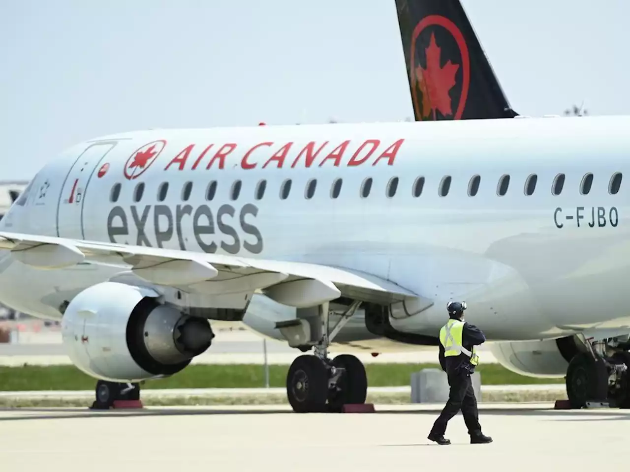 Air Canada says to expect further travel disruptions following Thursday's IT issues