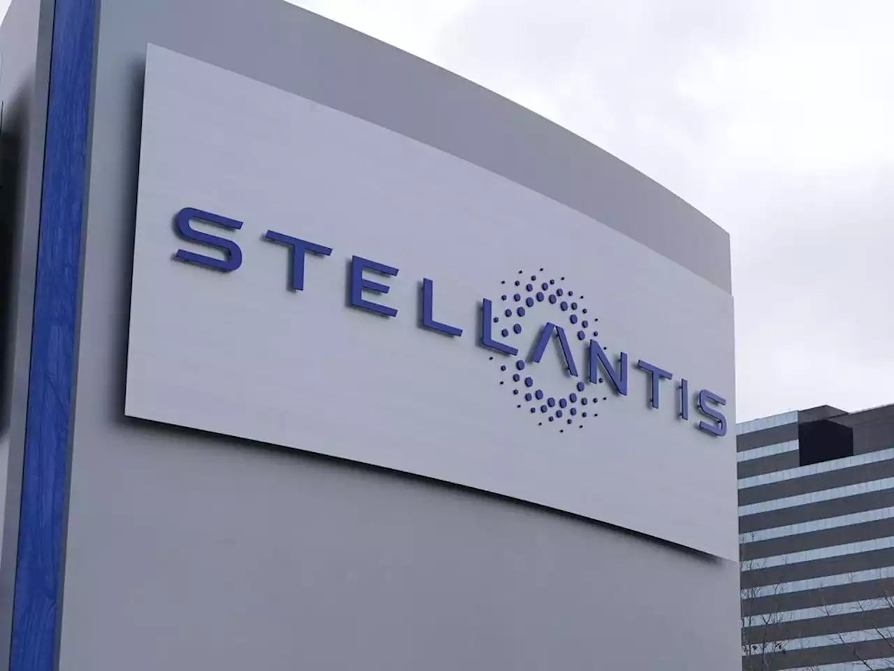 LILLEY: Feds, province strike new deal to try and save Stellantis