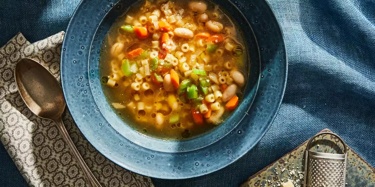 Pasta e Fagioli: This Italian Bean Soup Is a Pantry-Dinner Winner