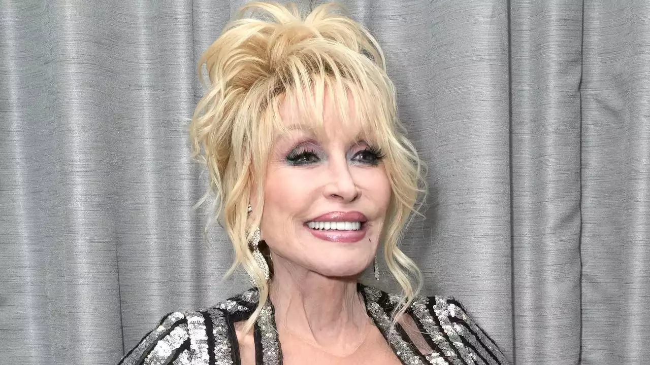 Dolly Parton's Crimped Hair Is '80s Throwback Perfection