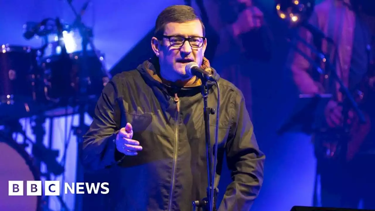 Paul Heaton pays for fans' drinks to mark Scarborough gig