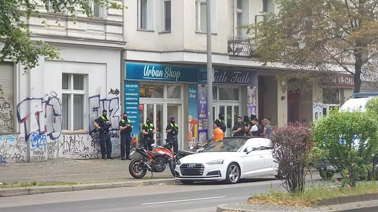 Razzia gegen Clan-Mitglieder in Kreuzberg: Späti und Auto durchsucht