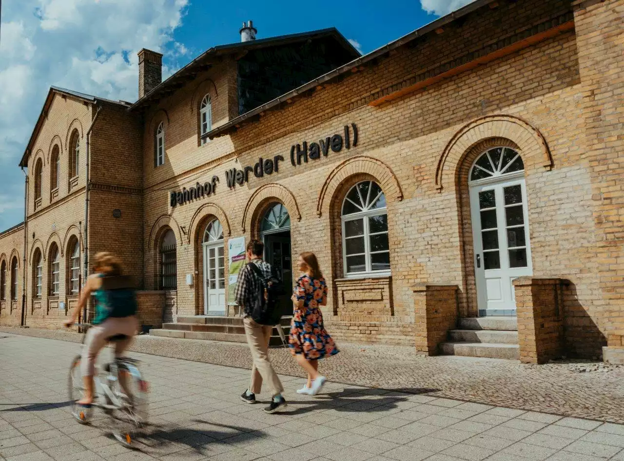 Bahnhofsgebäude in Werder entwickelt sich - Betreiber für Bistro gesucht