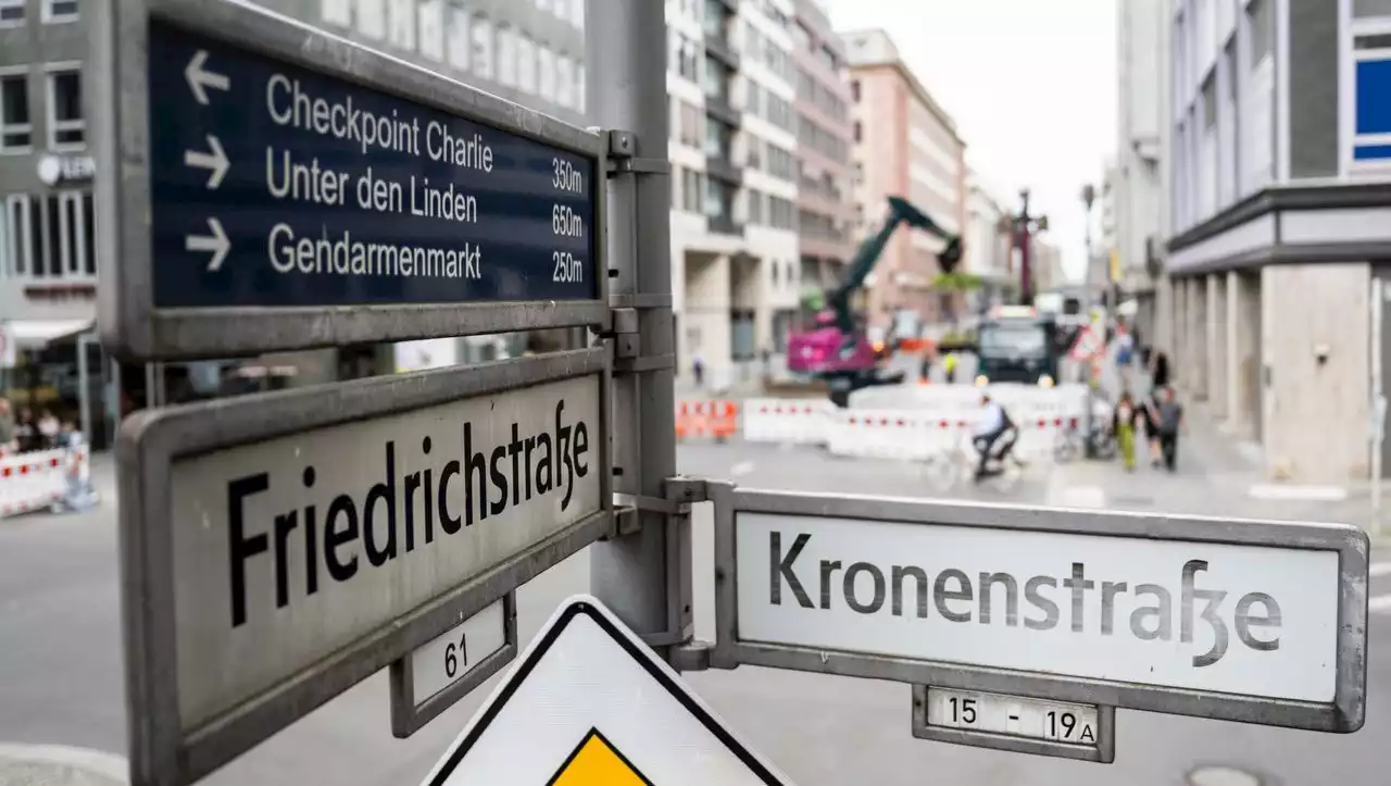 Friedrichstraße in Berlin: Die Autos kommen zurück, der Zank geht weiter