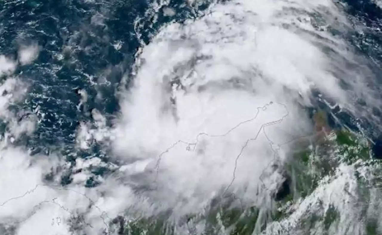 Huracán Beatriz se forma frente a costa mexicana desatando lluvias