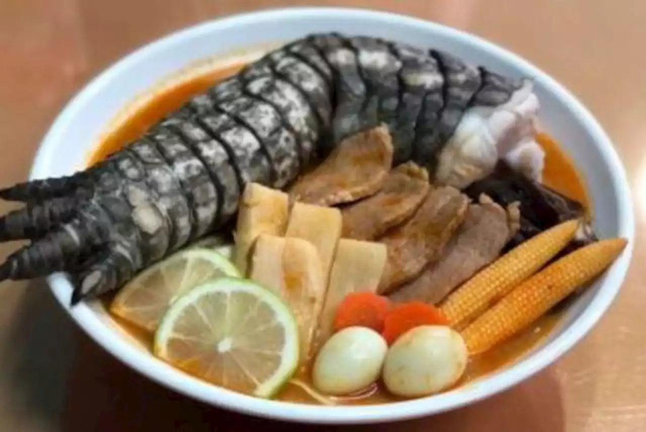 ‘Godzilla ramen’, el plato con patas de cocodrilo que está de moda en Taiwán