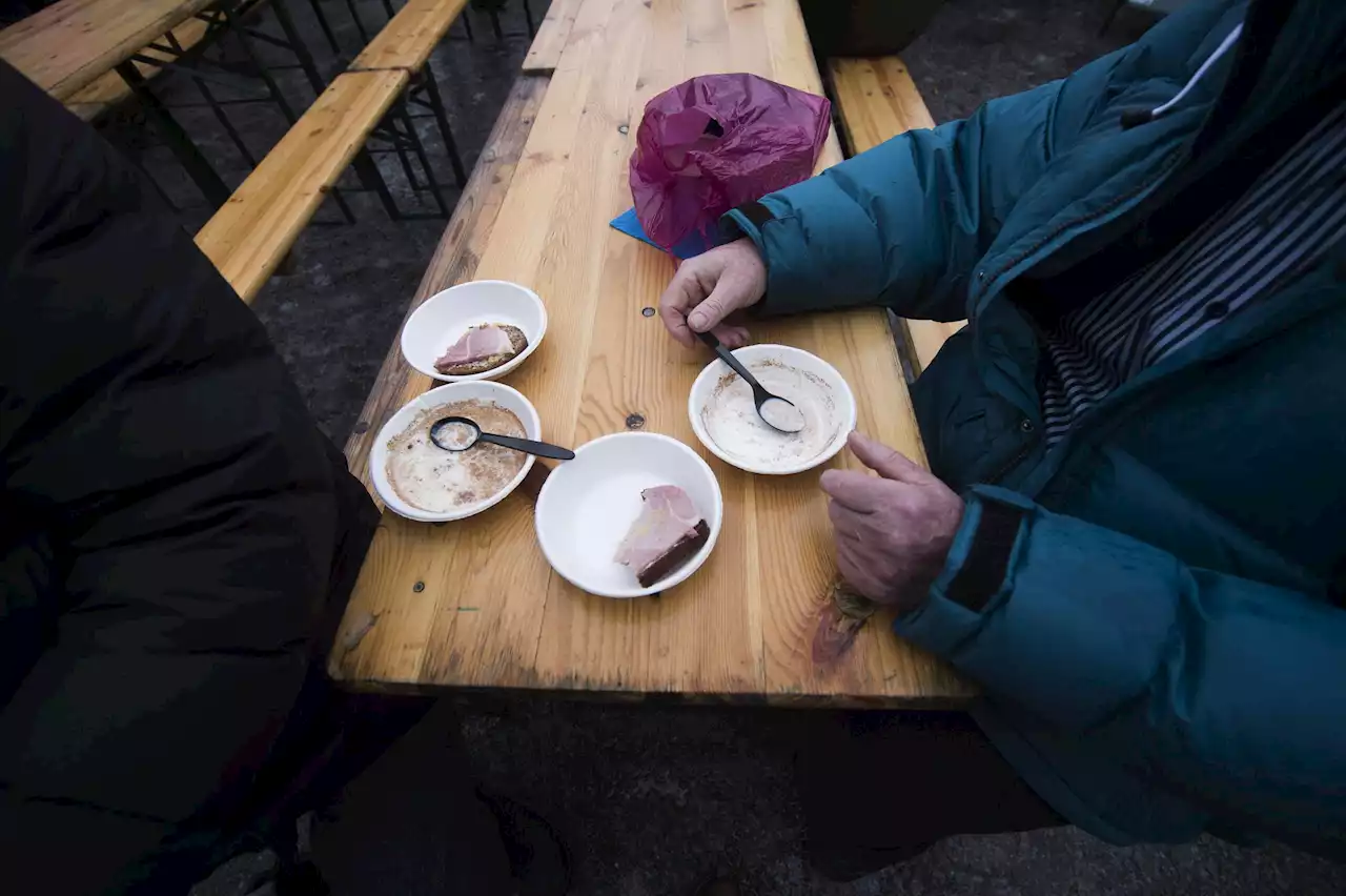 Fria ord: Inte konstigt att hjälporganisationer betalar löner