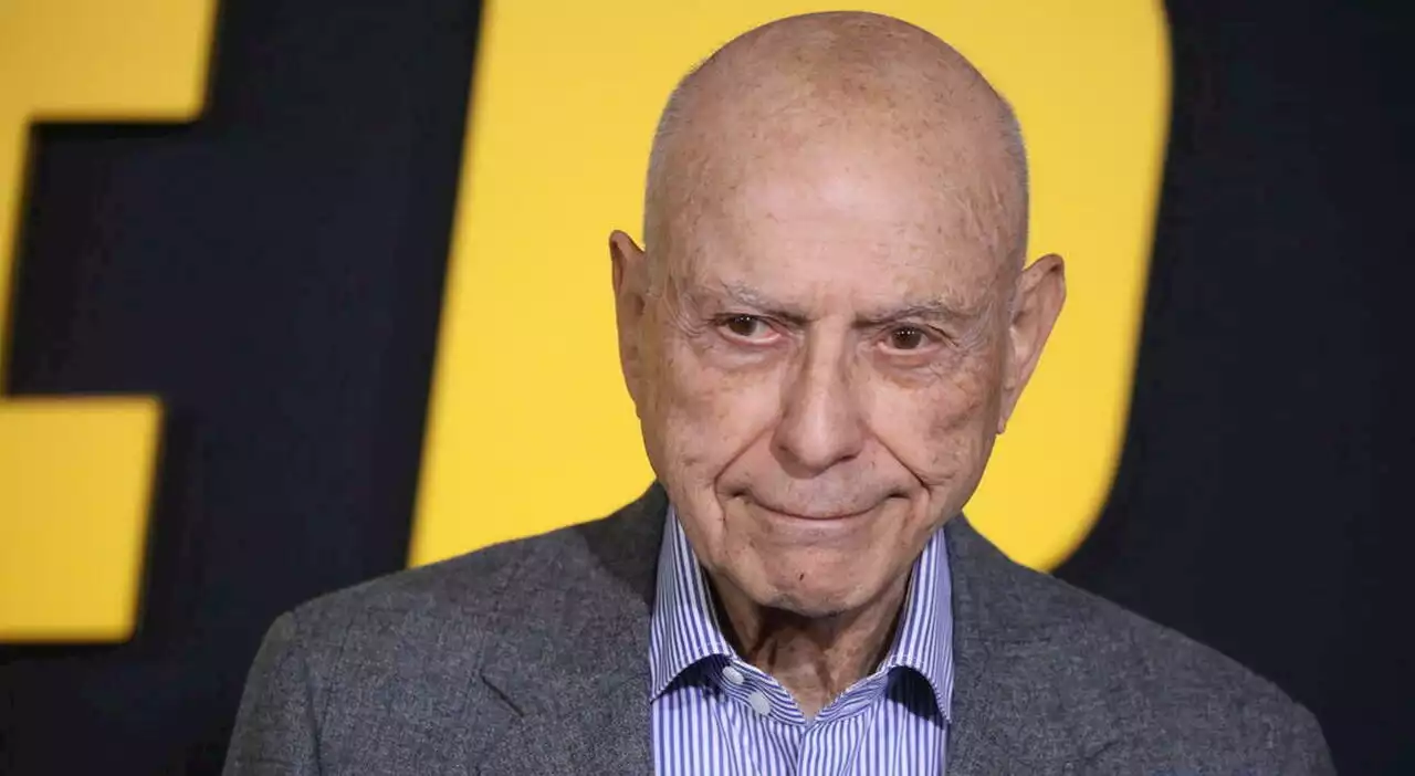 Morto l'attore Alan Arkin, premio Oscar per Little Miss Sunshine: aveva 89 anni