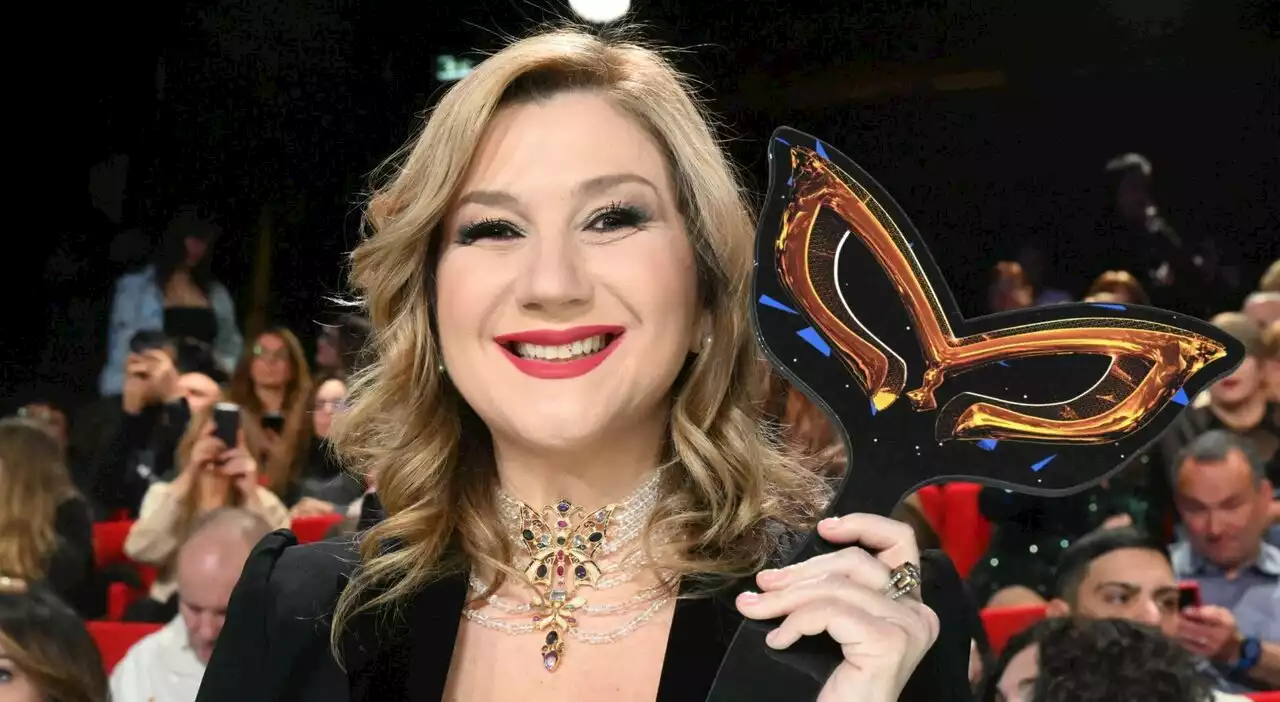 Serena Bortone saluta commossa il pubblico di Raiuno: «A Oggi è un altro giorno abbiamo sconfitto il razzismo intellettuale»