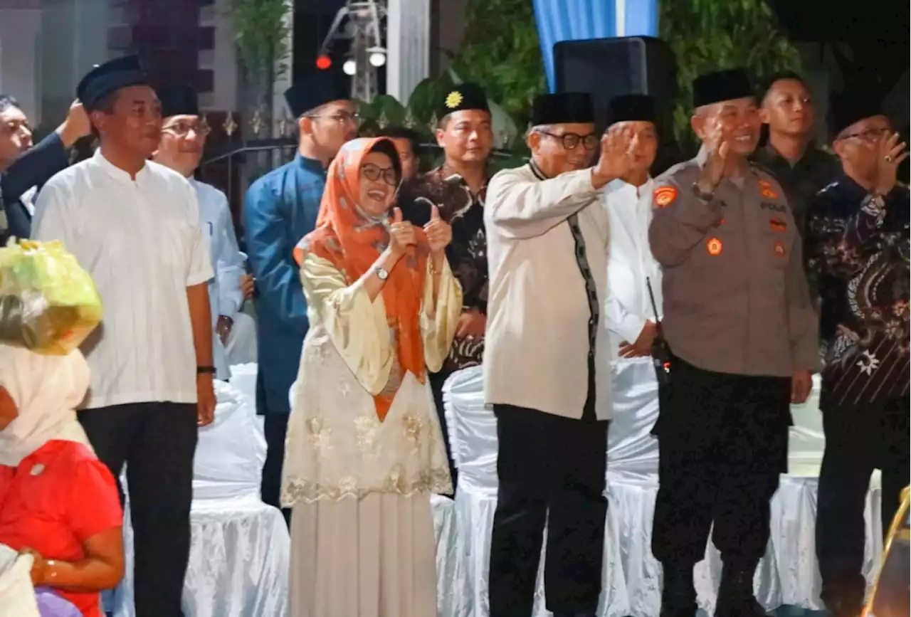 Peserta Takbir Dilepas Walikota Siantar