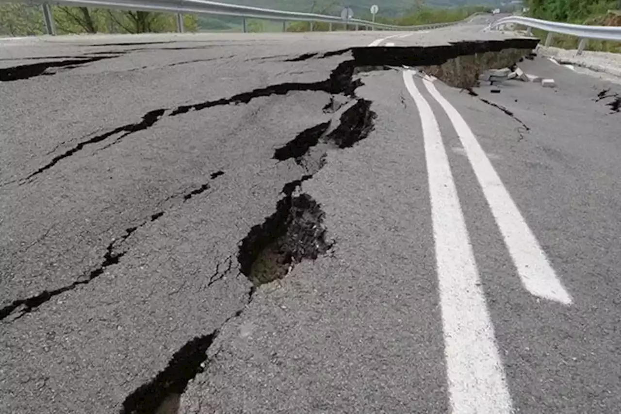 Satu Warga di Kabupaten Bantul Meninggal Dunia Dampak Gempa Magnitudo 6,4 - Jawa Pos