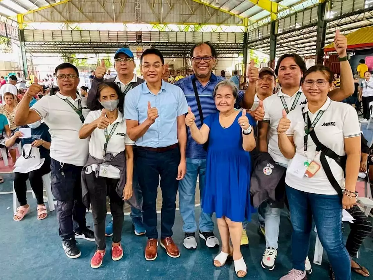 Indigent senior citizens in Parañaque’s District II receive P3,000 social pension