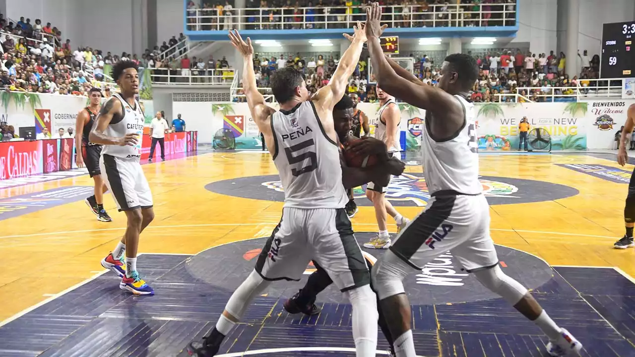 Cafeteros de Rionegro a frenar la racha victoriosa de Caribbean Storm en la final del Baloncesto