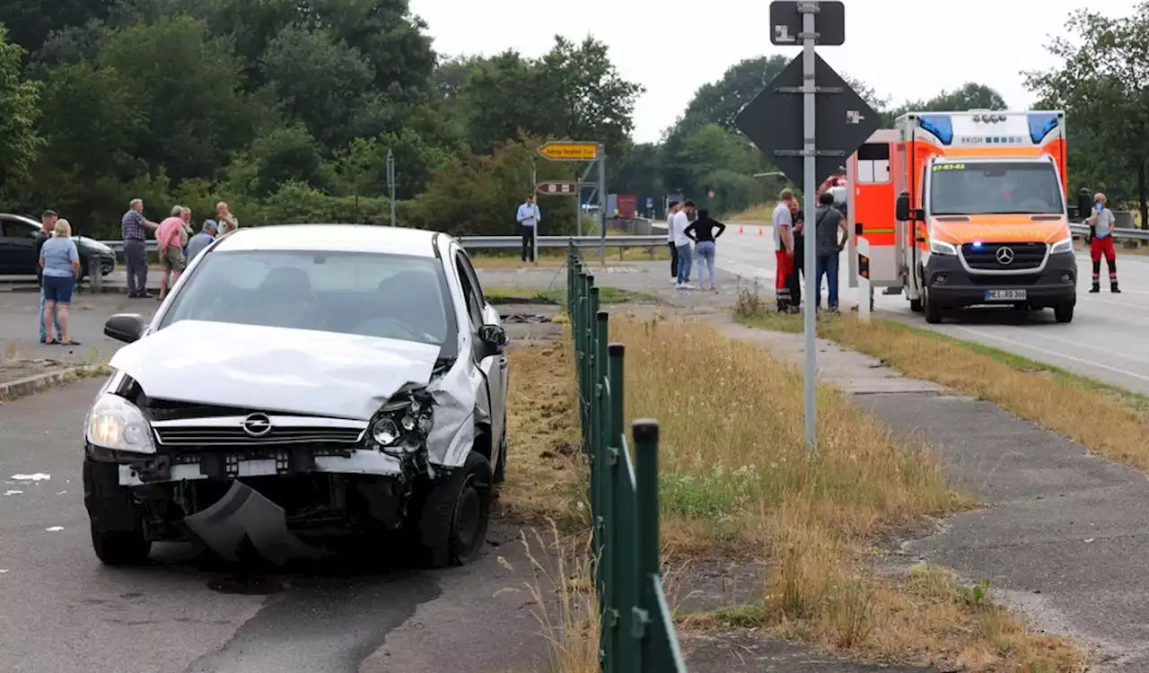 Schwerer Unfall im Norden: Drei Verletzte, Hubschrauber im Einsatz