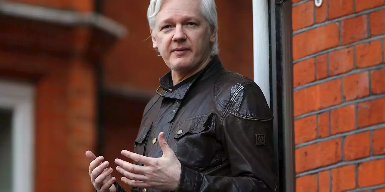 Pope grants audience to Assange's wife | News24