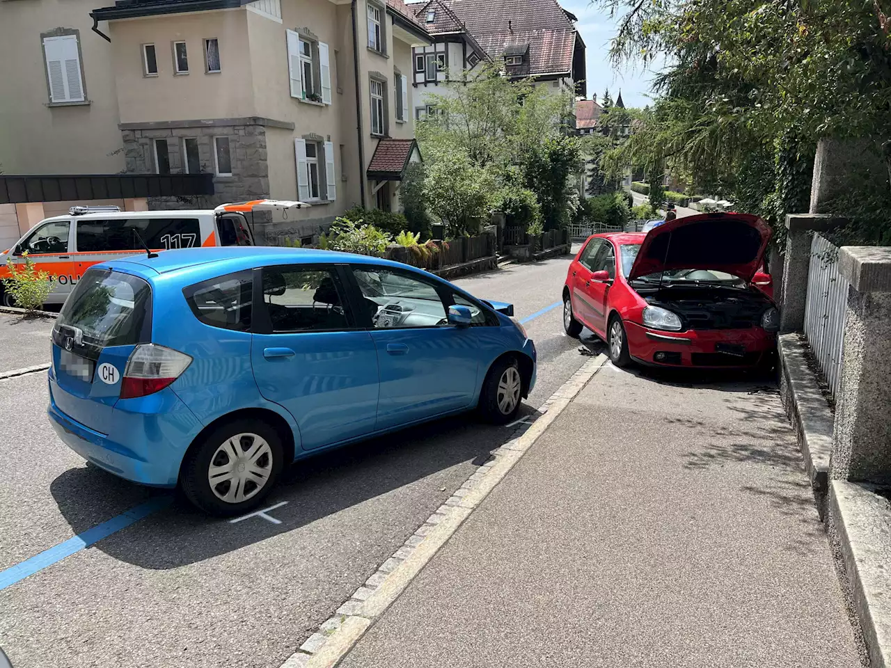 Stadt St.Gallen SG: Mit Auto in mehrere Fahrzeuge geprallt