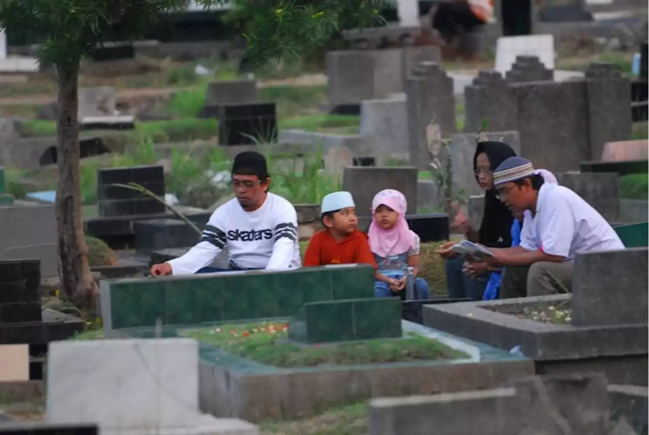 Ziarah Ketika Momen Idul Adha, Perhatikan Adab-Adabnya Berikut Ini |Republika Online