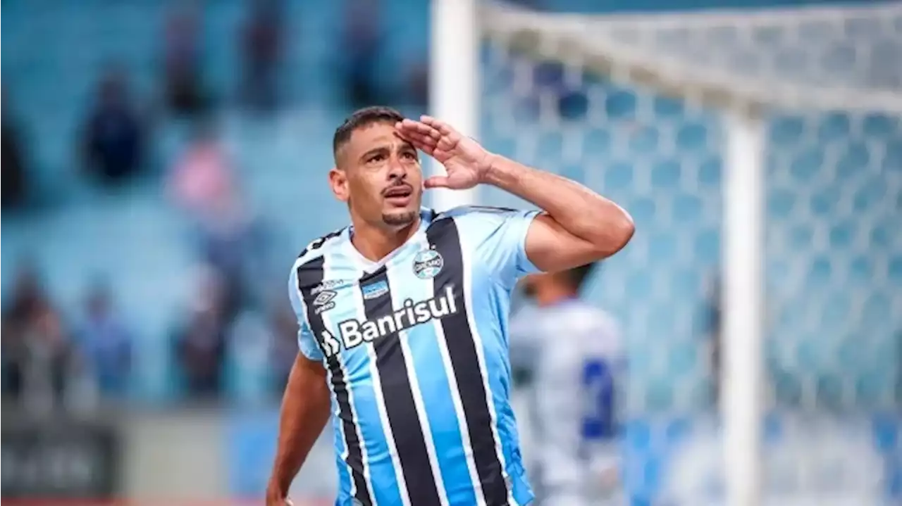 Após três anos, Diego Souza se despede do Grêmio: ‘Clube que aprendi a amar’