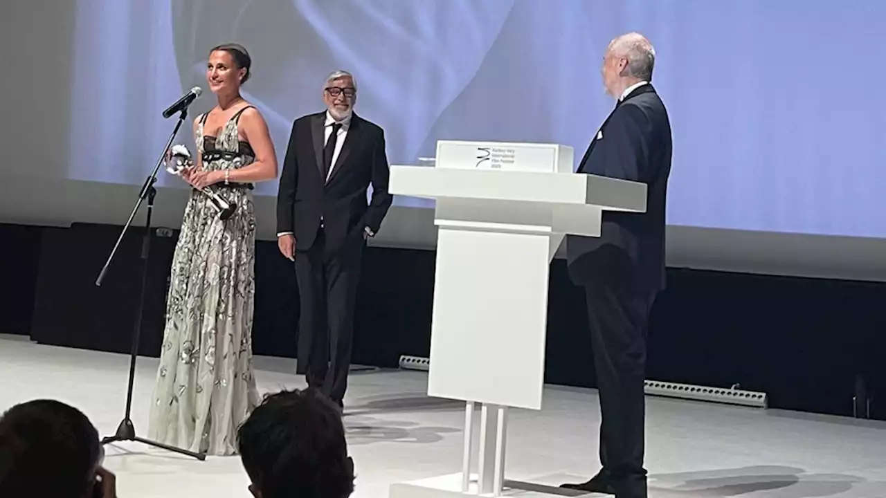 Russell Crowe, a “Maximus” Scream, Alicia Vikander and, Yes, Ice Skaters Help Kick Off Karlovy Vary Film Fest in Style