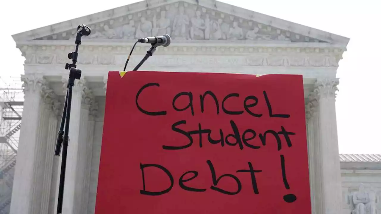 Supreme Court strikes down Biden's plan to wipe away $400 billion in student loan debt